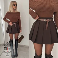 دامن پلیسه همراه با کمربند
